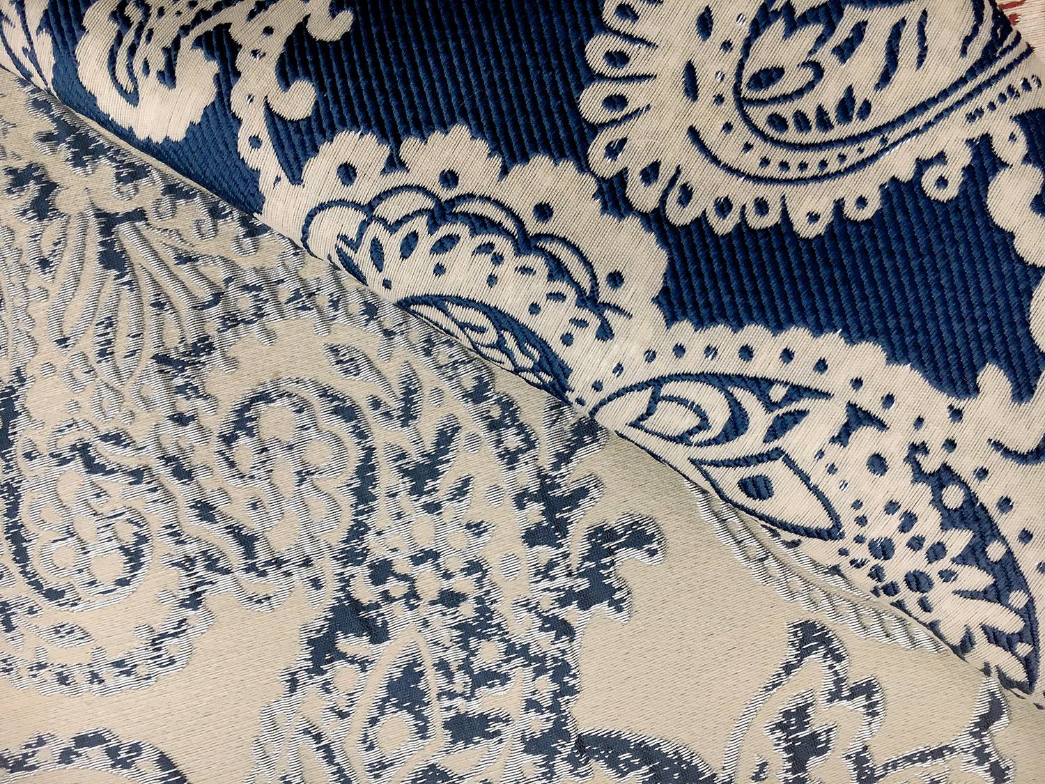 Extra Wide Doubleface Jacquard Large Paisley Pattern1