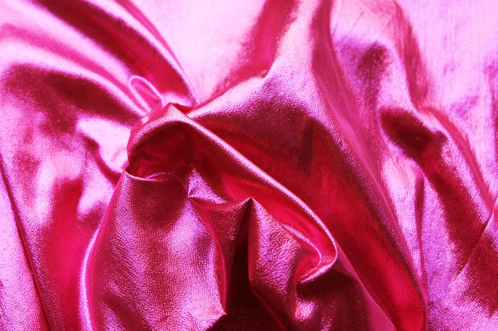 Tissue Lamé in Cerise1