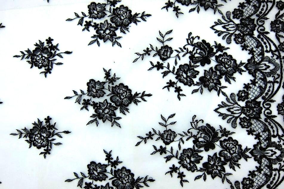 Embroidered Illusion0