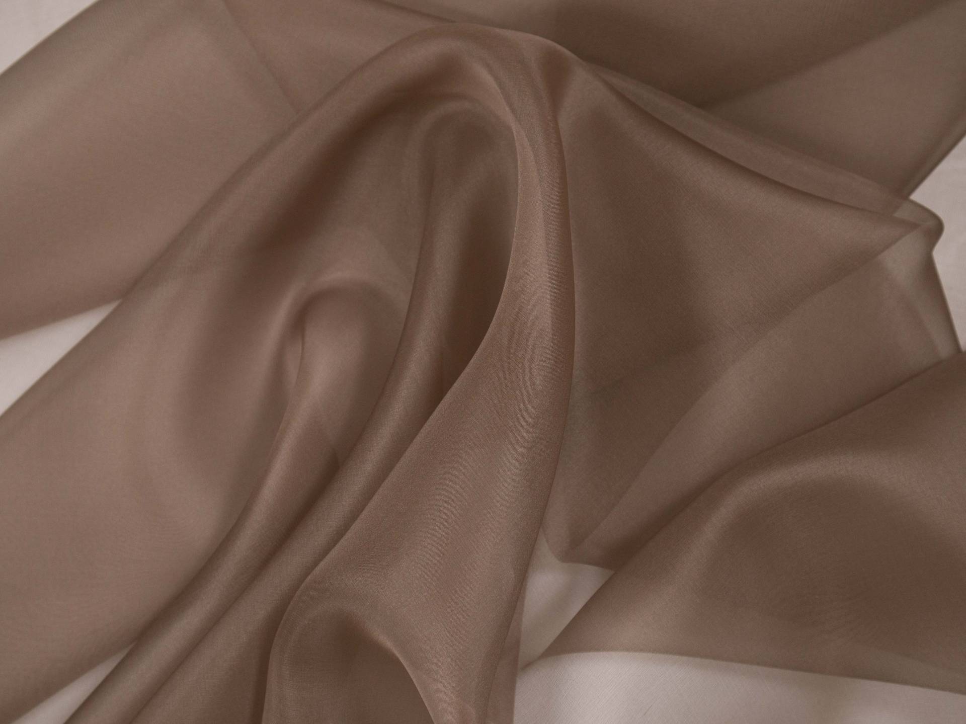 Solid organza in Sable bunched