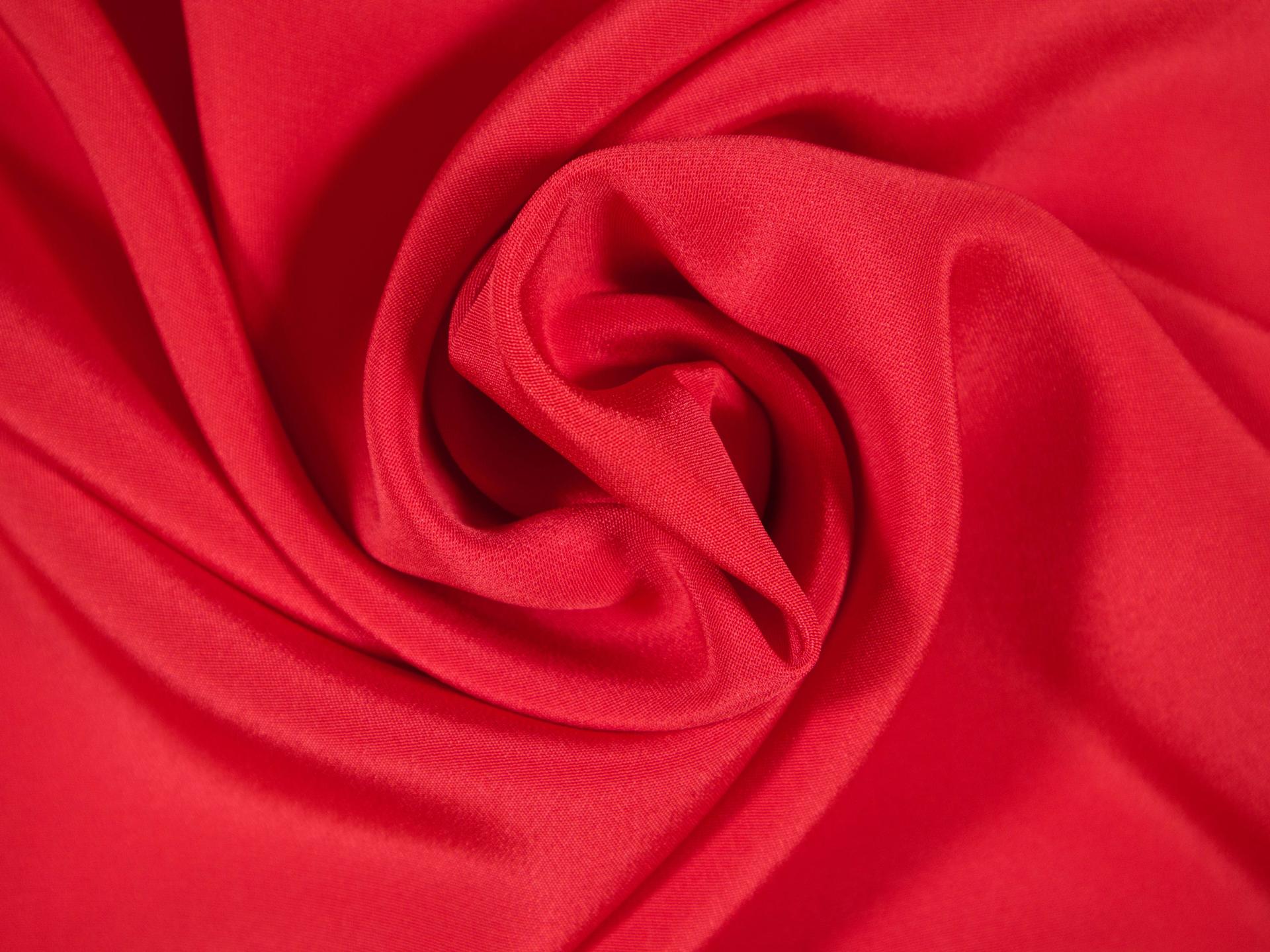 4 ply silk crepe in poppy draped