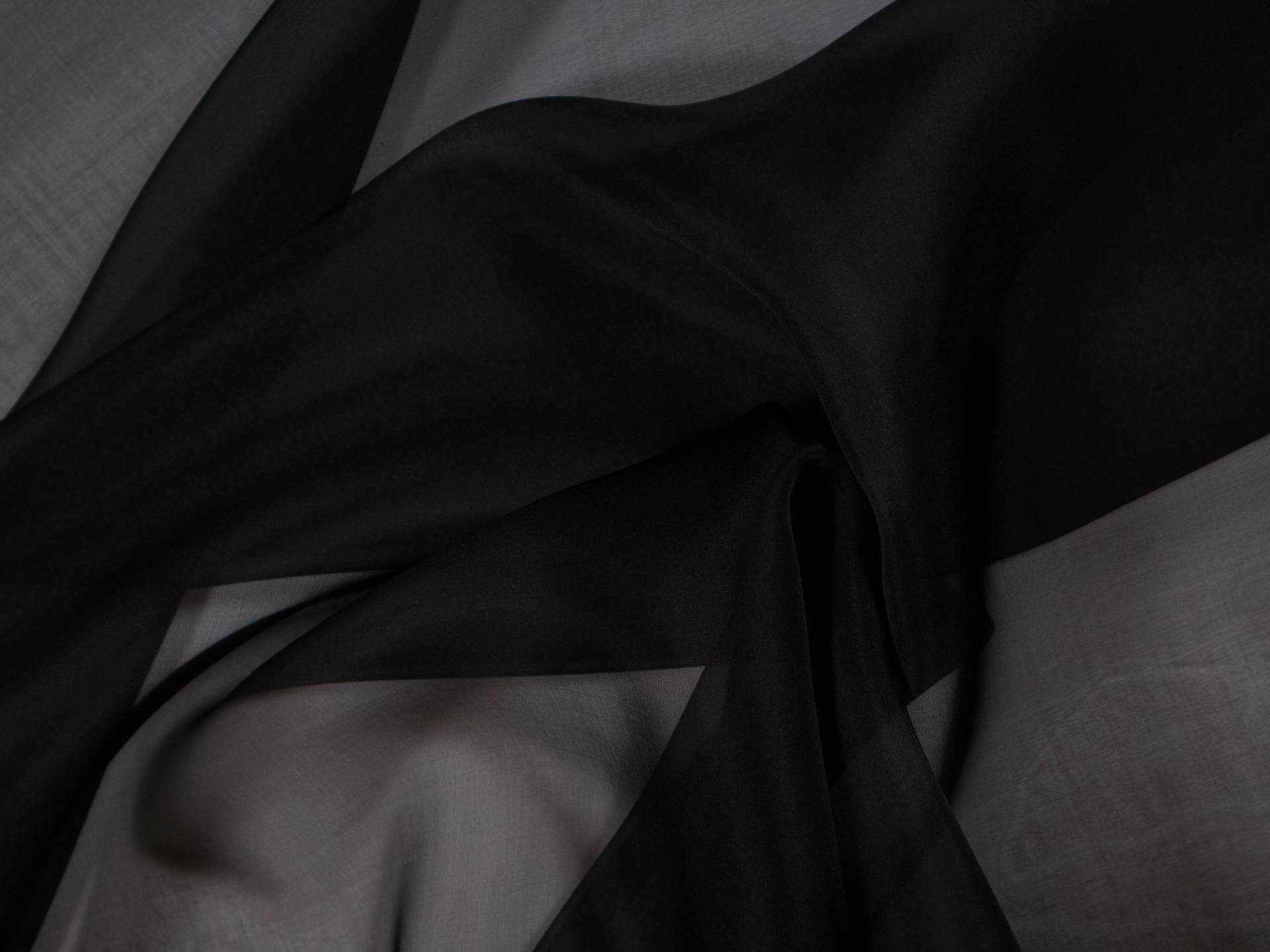 Solid organza in Black bunched