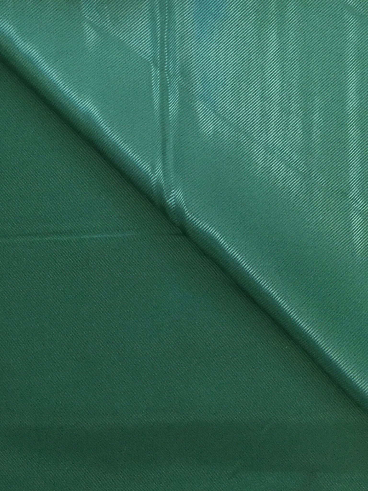 Iridescent Rayon Blend Twill Lining in Emerald