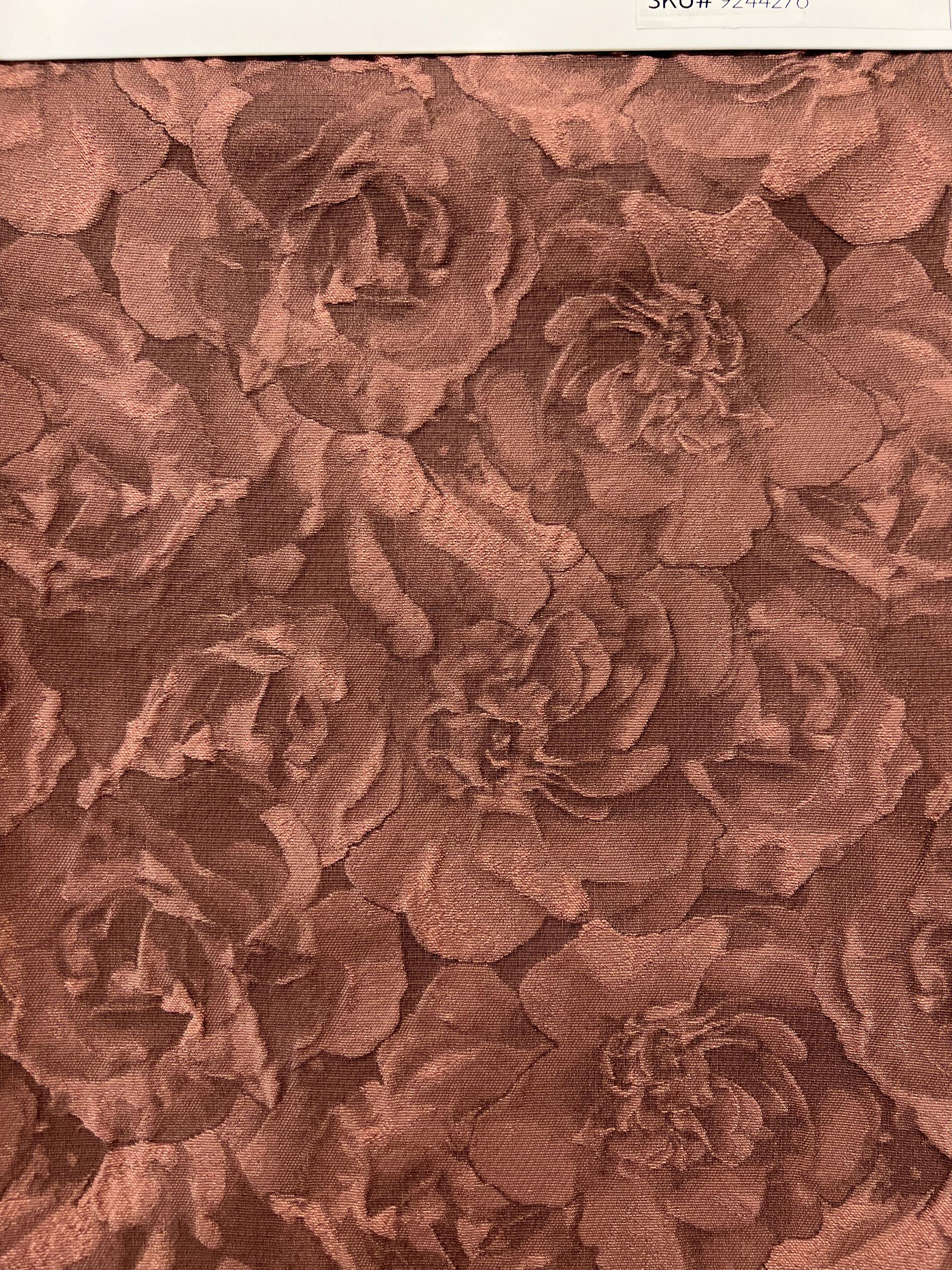 Polyester Matelassé in Dusty Rose