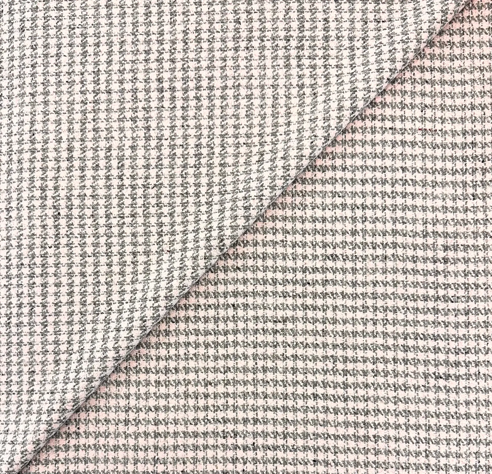 Silk Rayon Houndstooth in Grey Pink