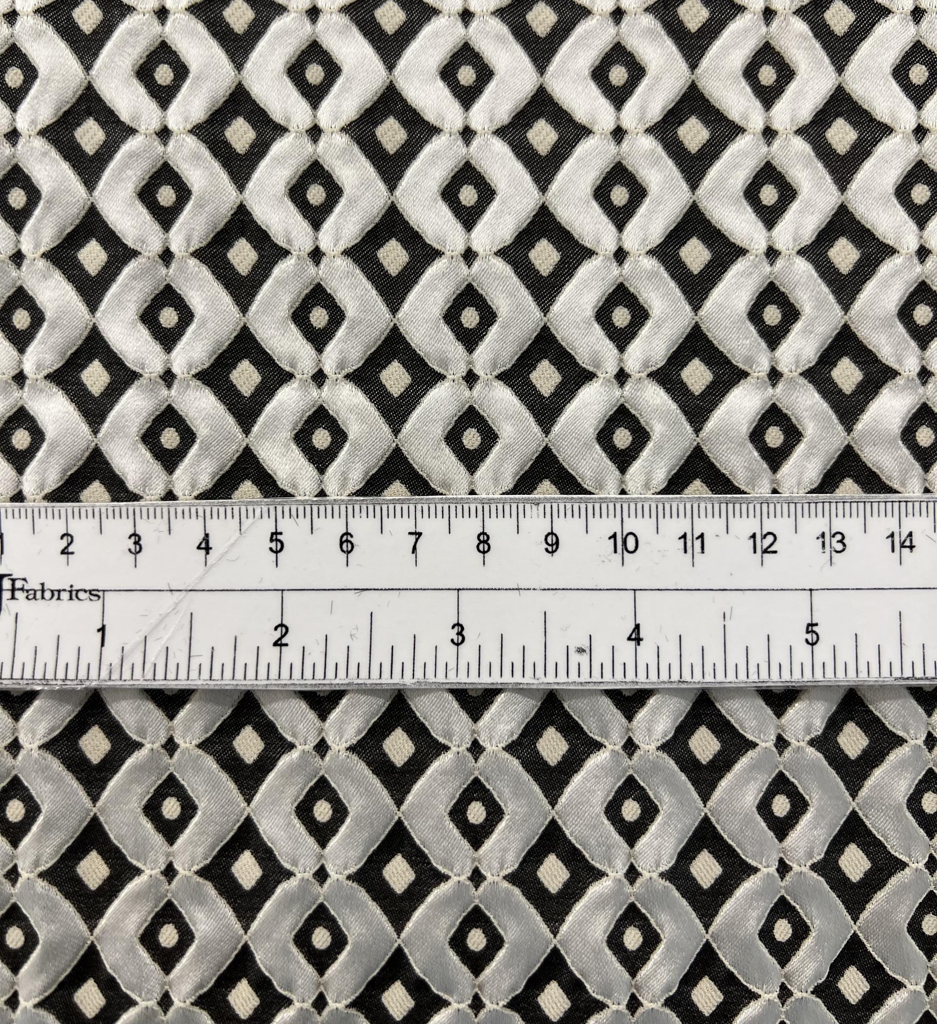 Wrap Stretch Geometric Brocade