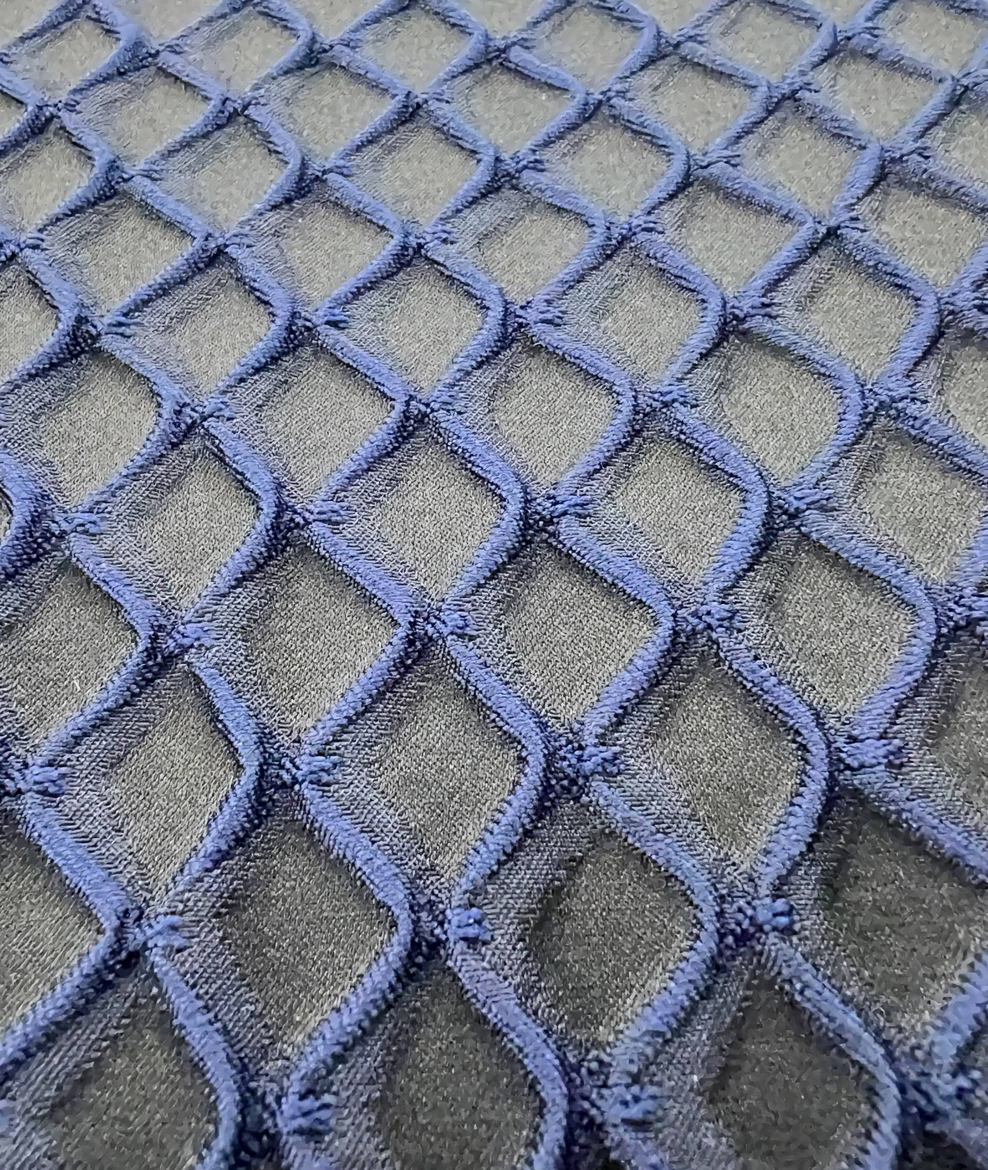 Birdseye Cloqué in Navy