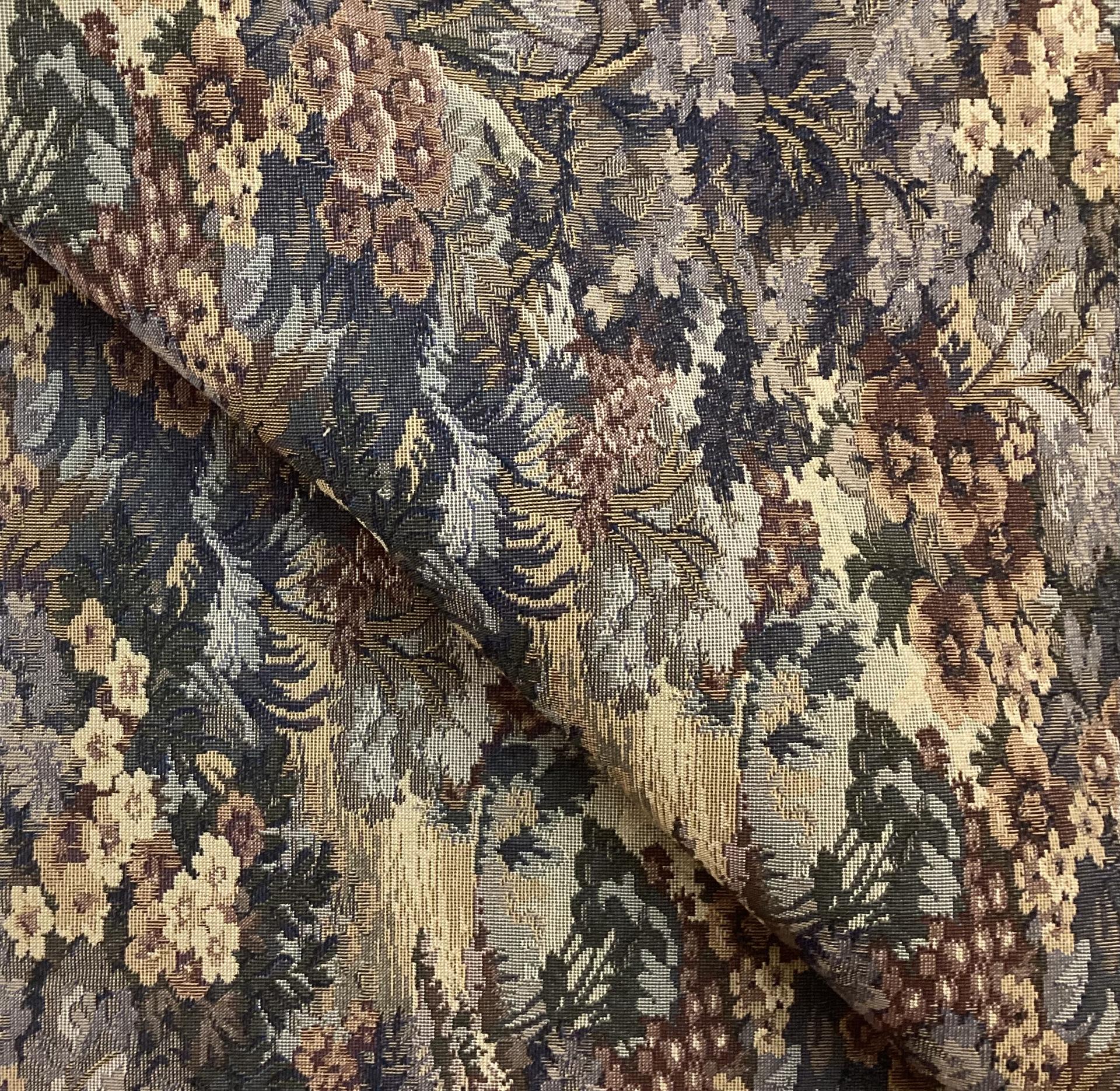 Polyester & Cotton Tapestry Brocade "Old English"
