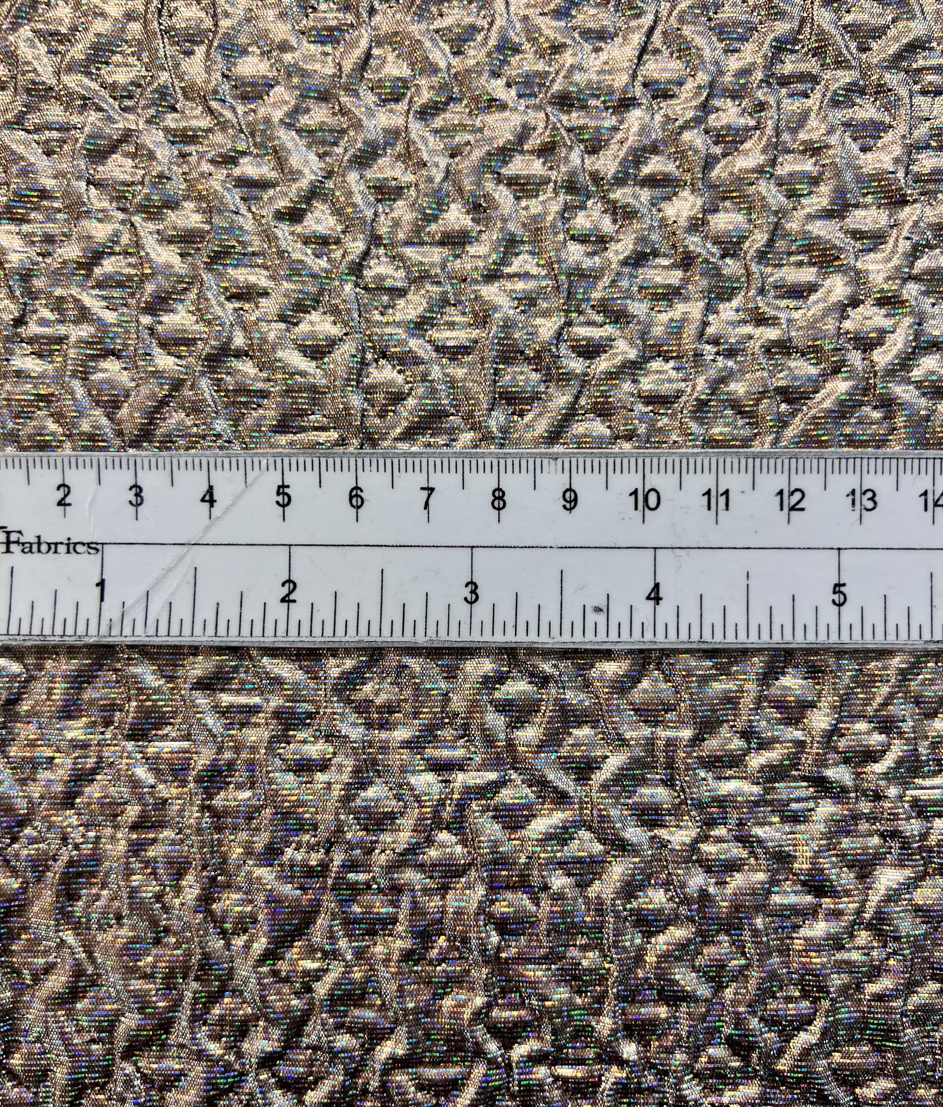 Holographic Cloque in Gold