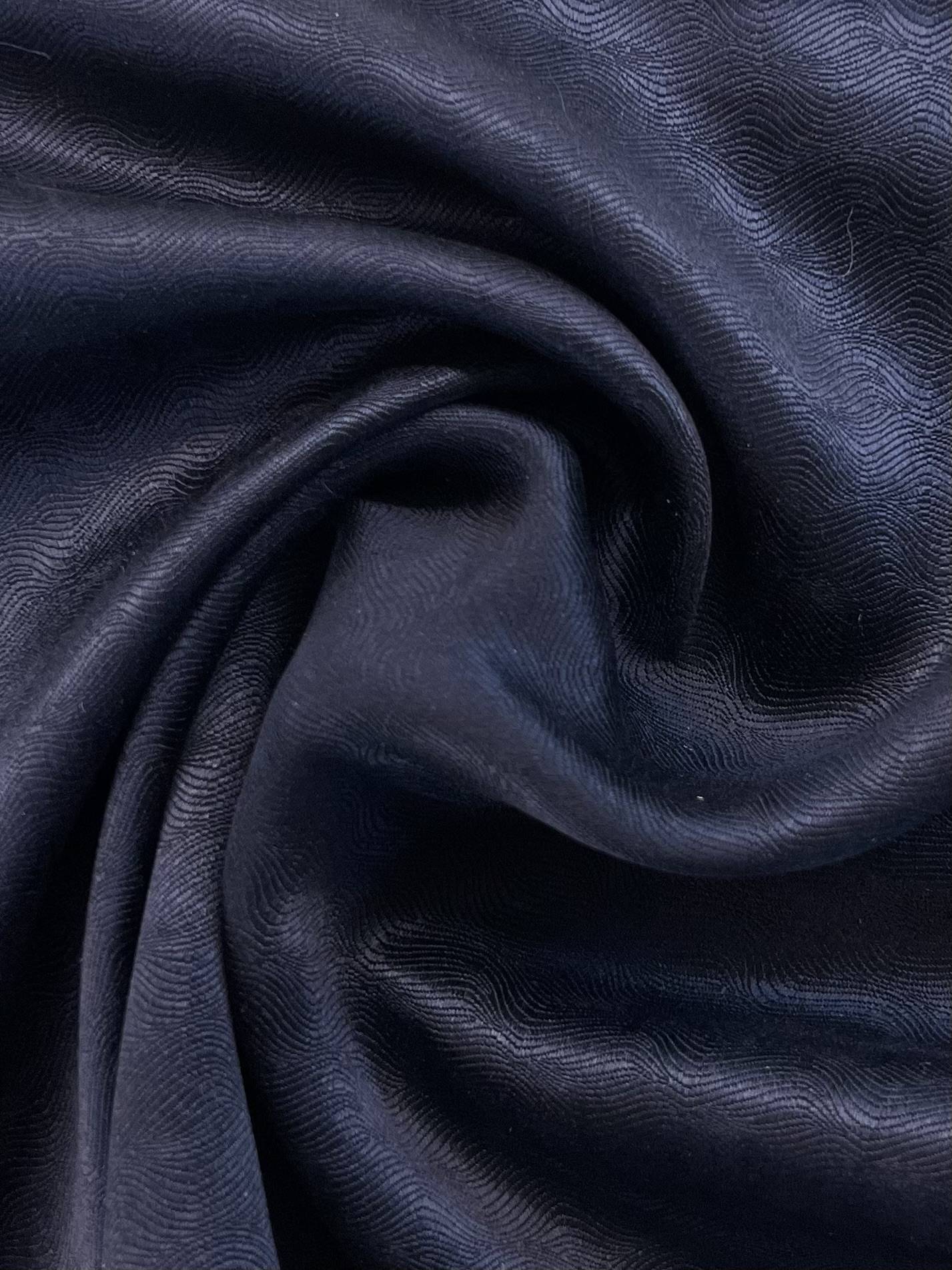 Made in Italy Pure Silk Wave Pattern Jacquard in Regal