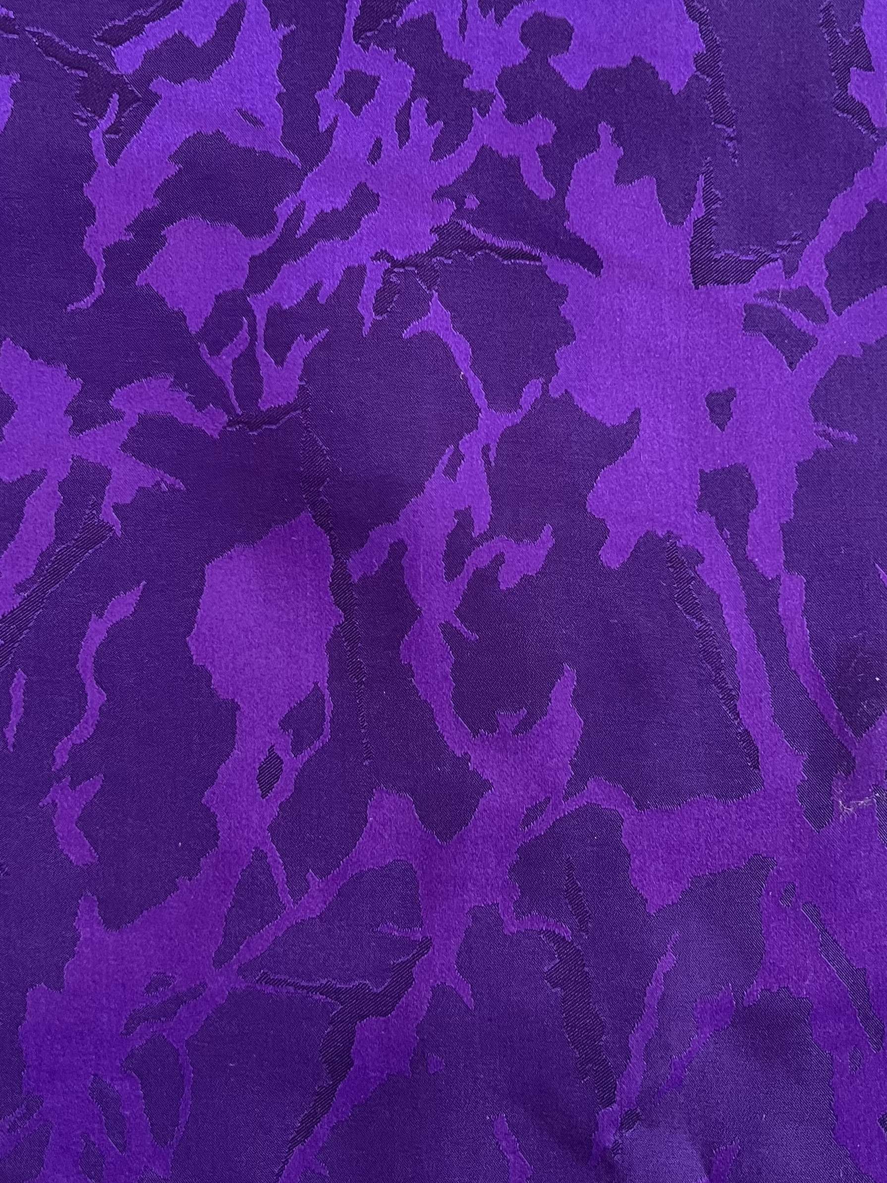 100% Pure Silk Abstract Jacquard Pattern In Africa Violet