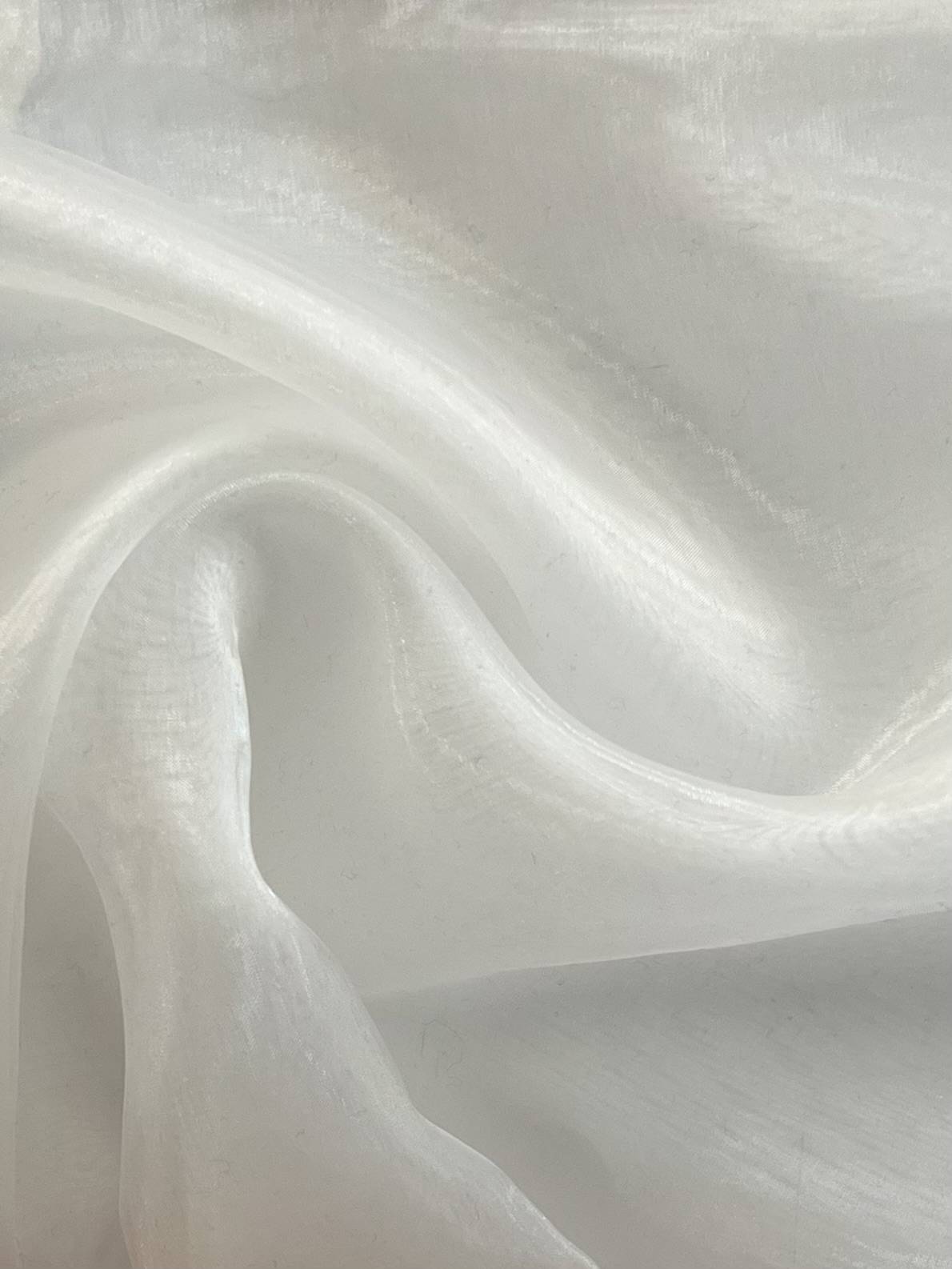 Polyester Extra Fine Iridescent Organza in White/White