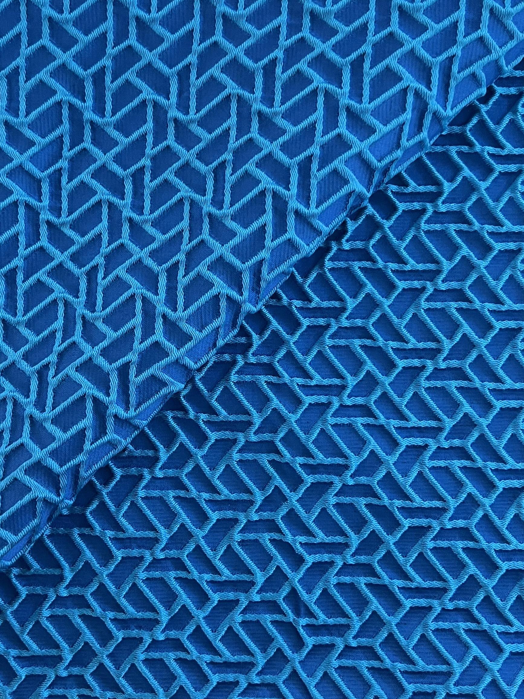 Bicolor Cloque in Turquoise + Royal Blue