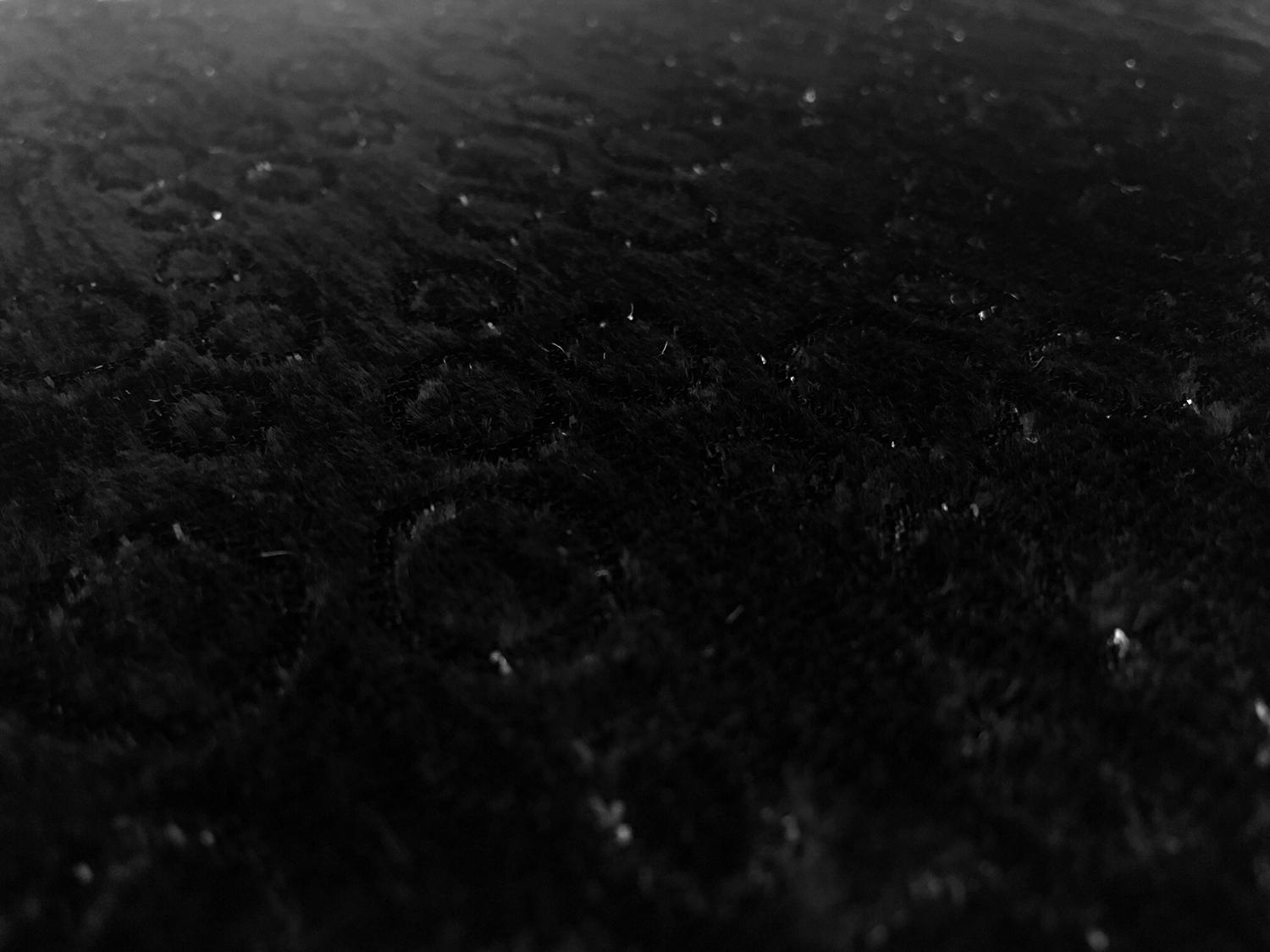 Silk Lurex Panne Velvet with Circles in Black2