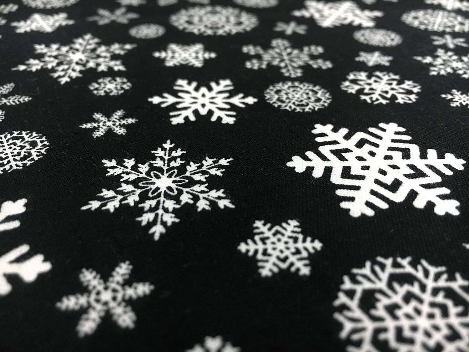 Cotton Broadcloth Holiday Print2