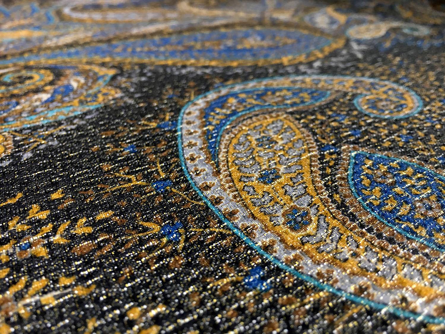 Silk and Wool Blend Metallic Crepe with Paisley Patterns2
