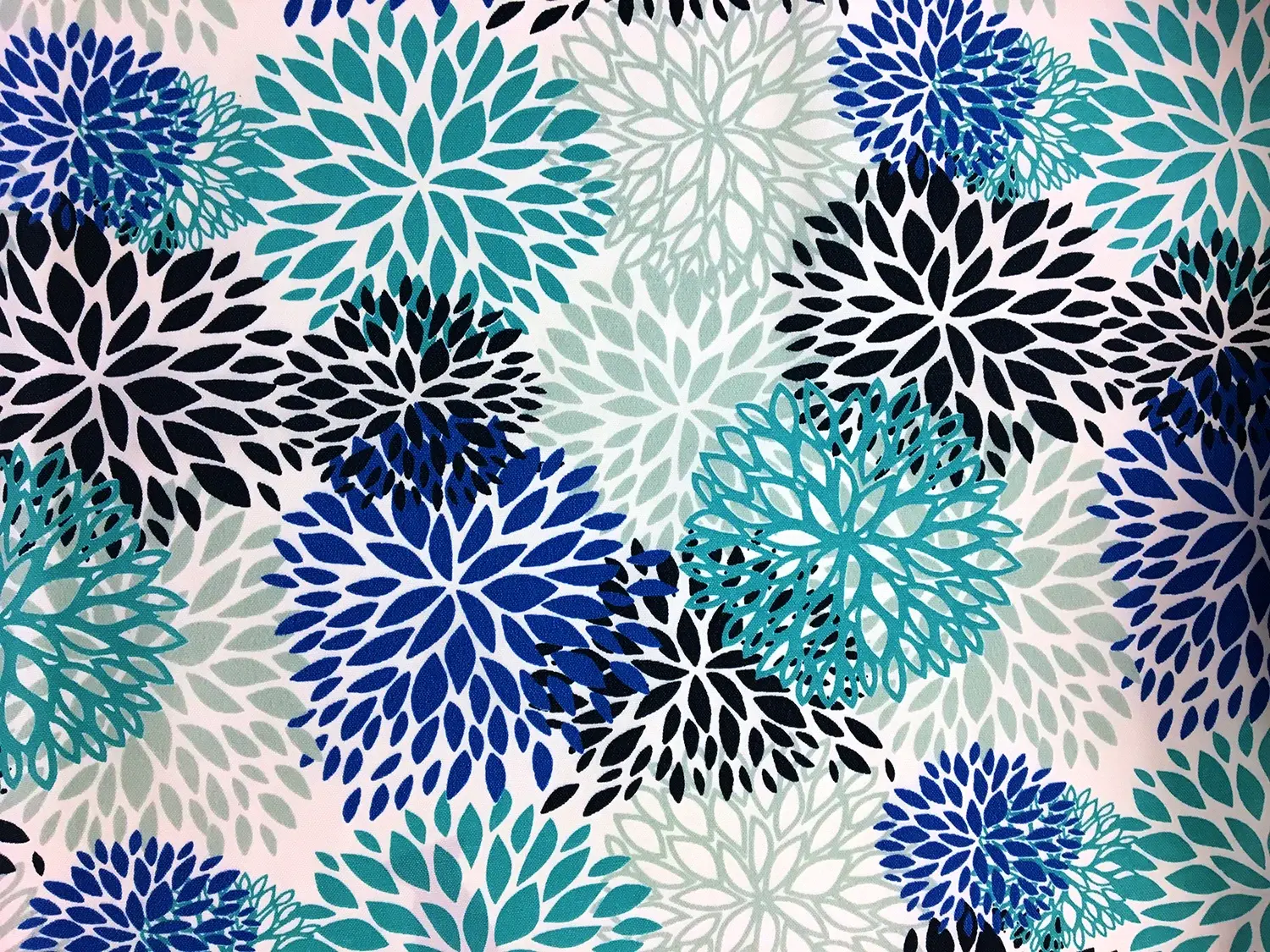 Outdoor Spun Polyester Canvas Print with Geometric Flowers 0