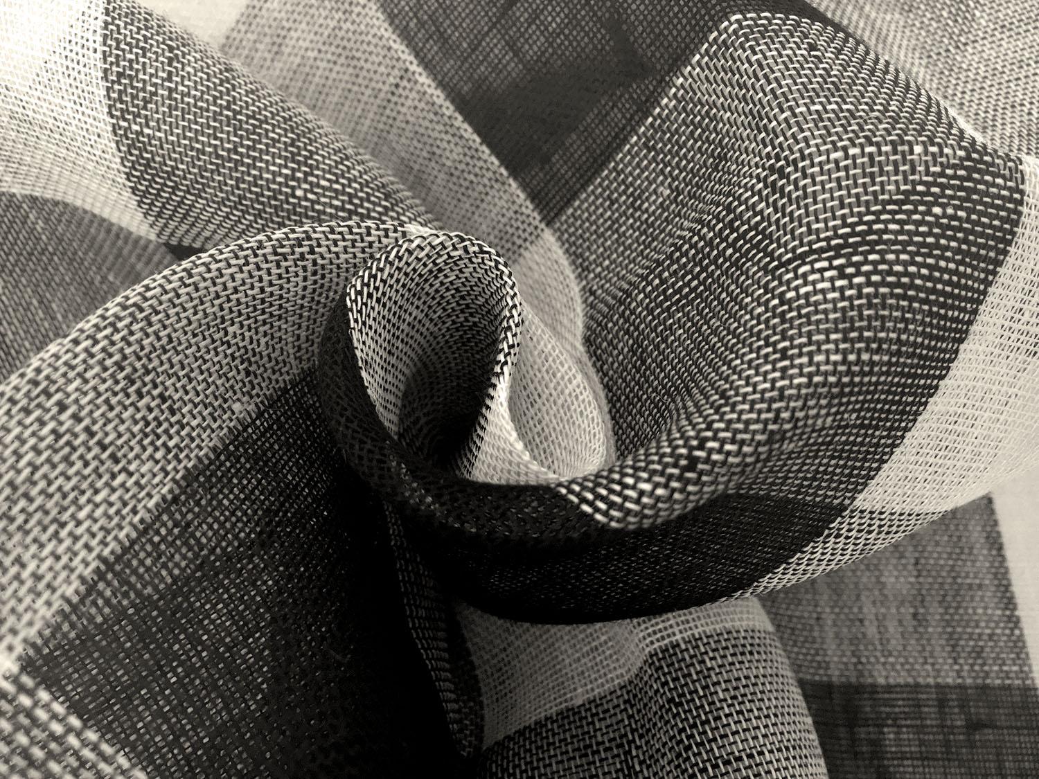 Linen Mesh Plaid in Black and Ivory1