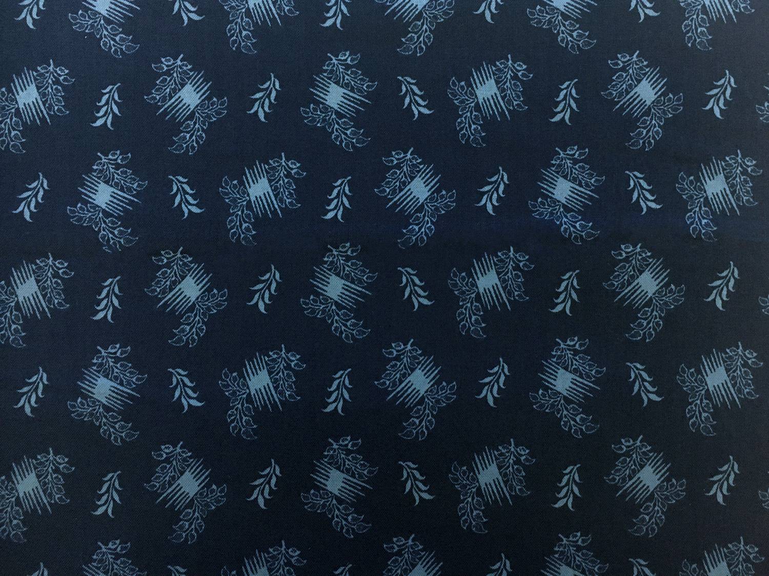Cotton Broadcloth Decorative Leaves Print0