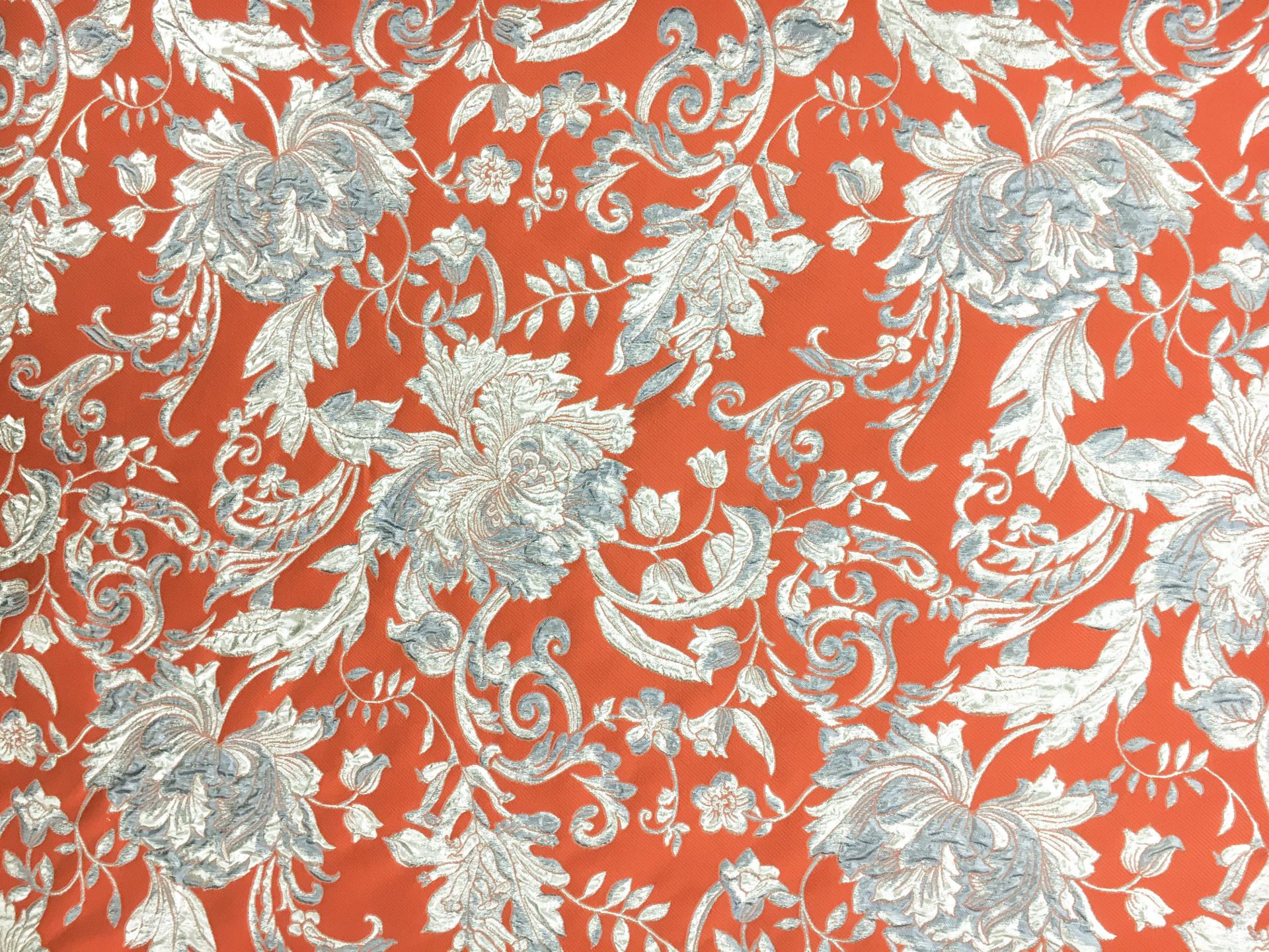 Floral and Paisley Pattern Silk Blend Metallic Cloqué Brocade0