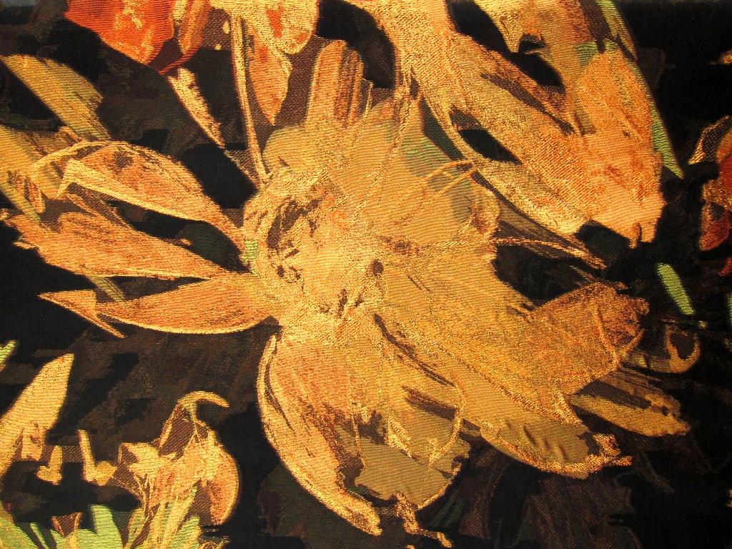 Silk Blend Organza Metallic Fil Coupe1