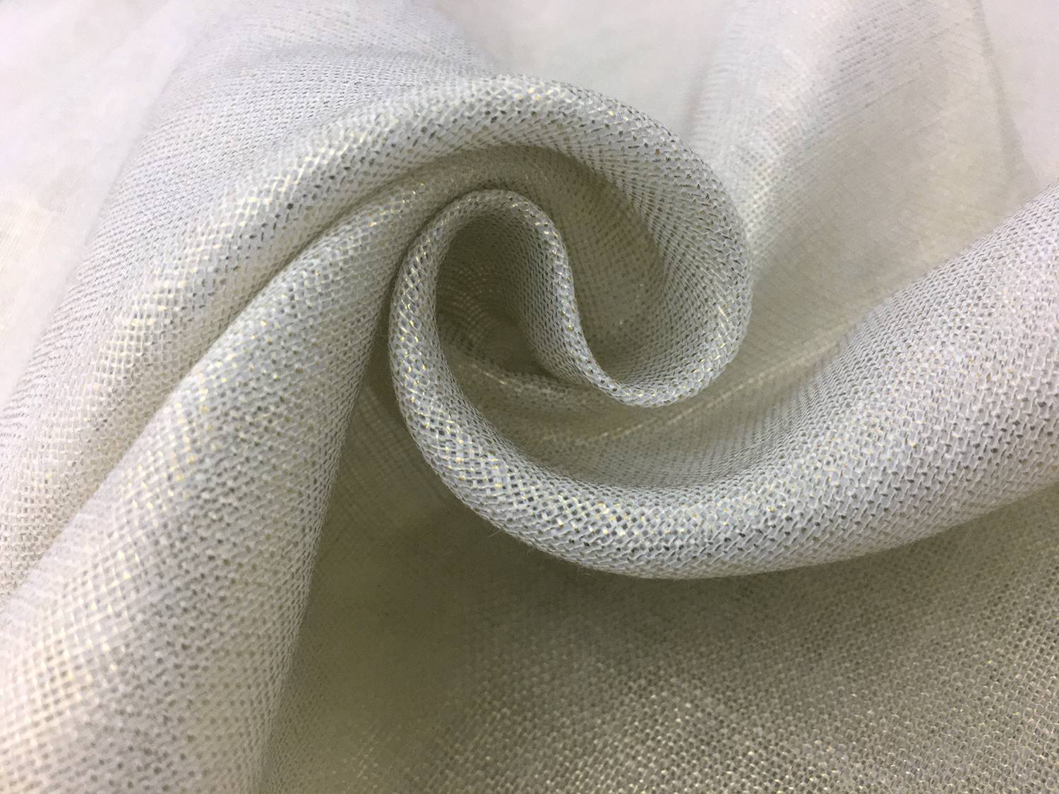 Metallic Coated Linen Mesh in Sundrop Gold1