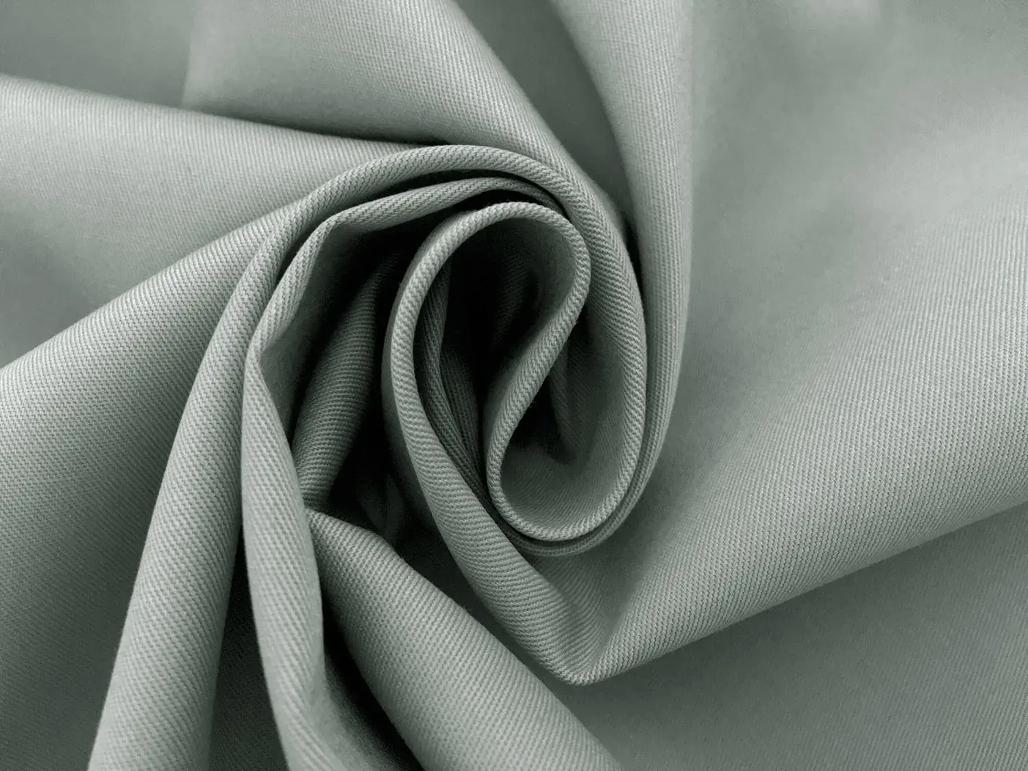 Combed Cotton Fineline Twill in Fog1