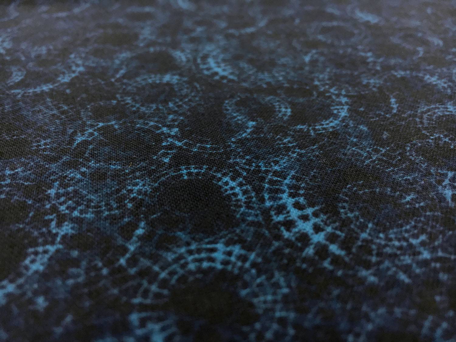Cotton Broadcloth Print With Spiderwebs Motif2