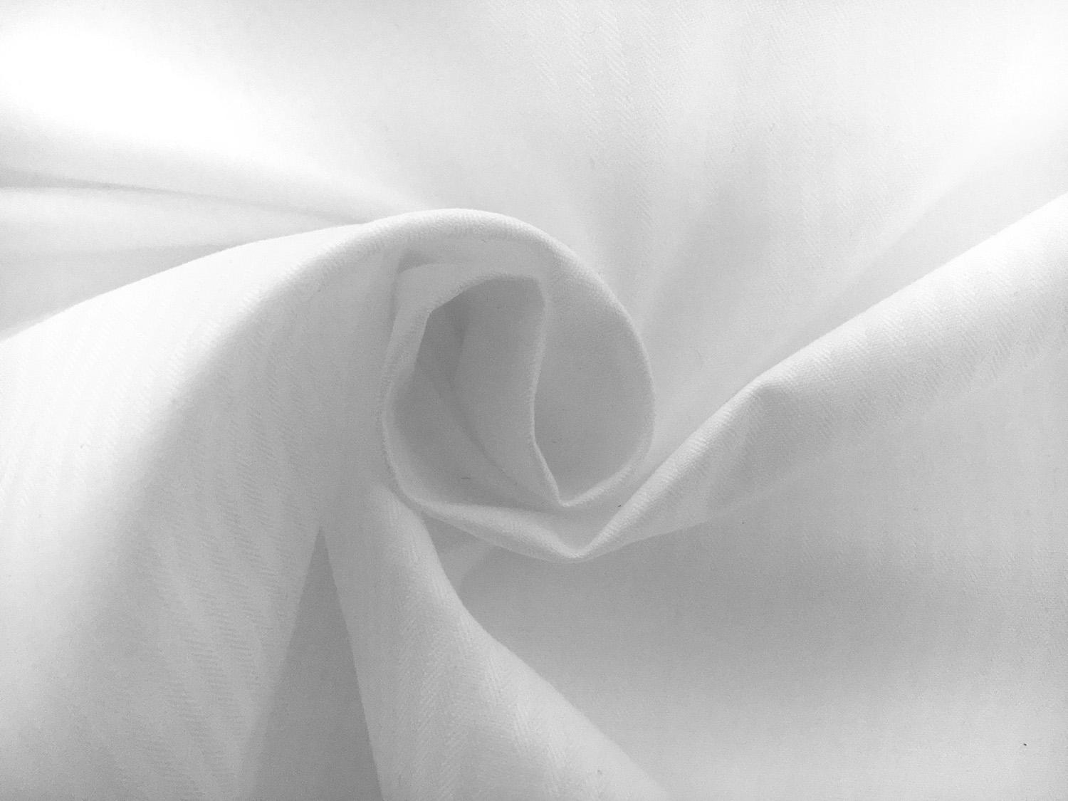 Italian Cotton Pocketing in White0