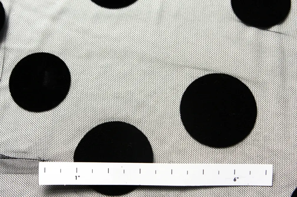 Flocked Dots on Illusion1