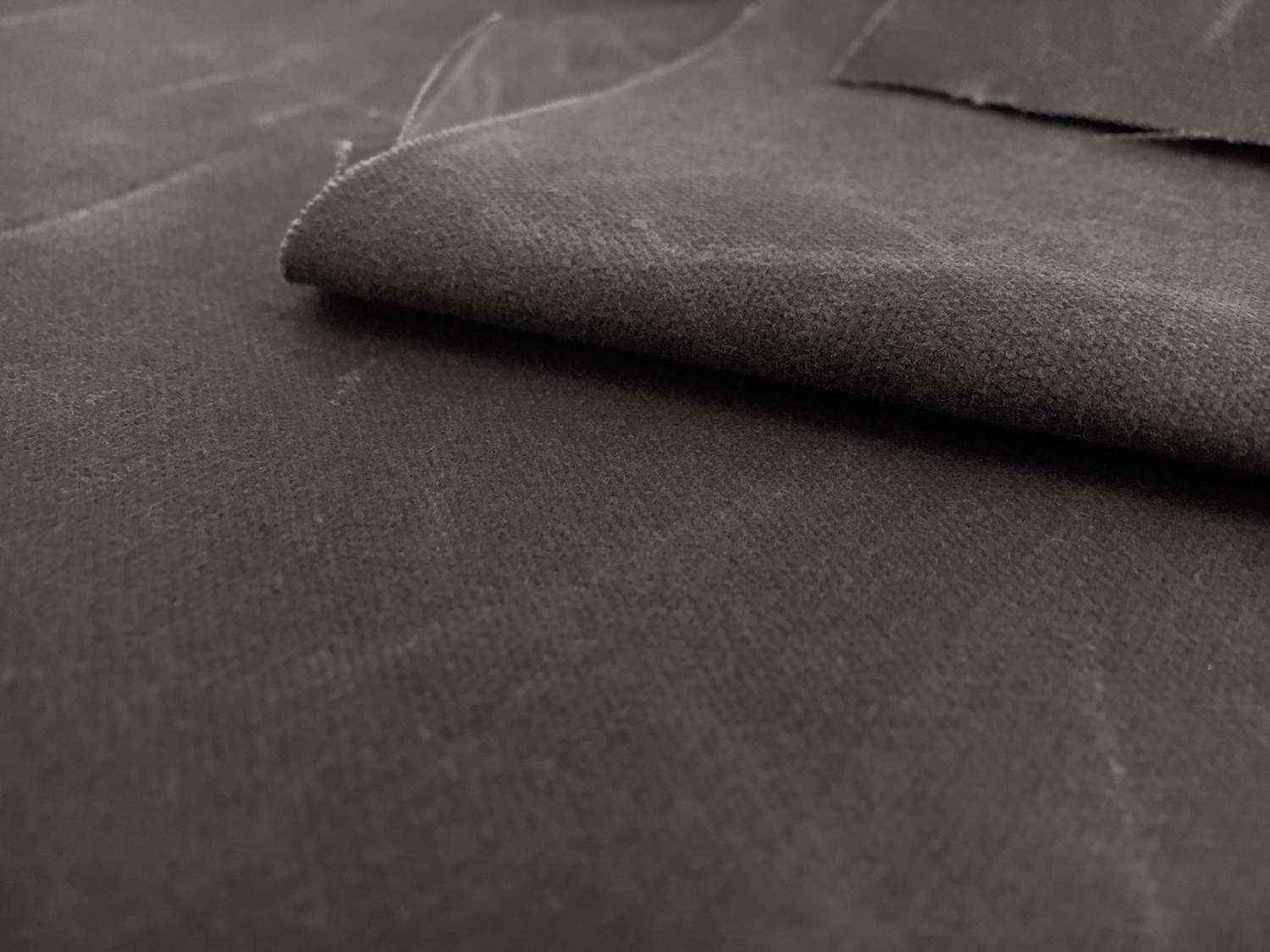 10 oz Cotton Wax Cloth in Charcoal