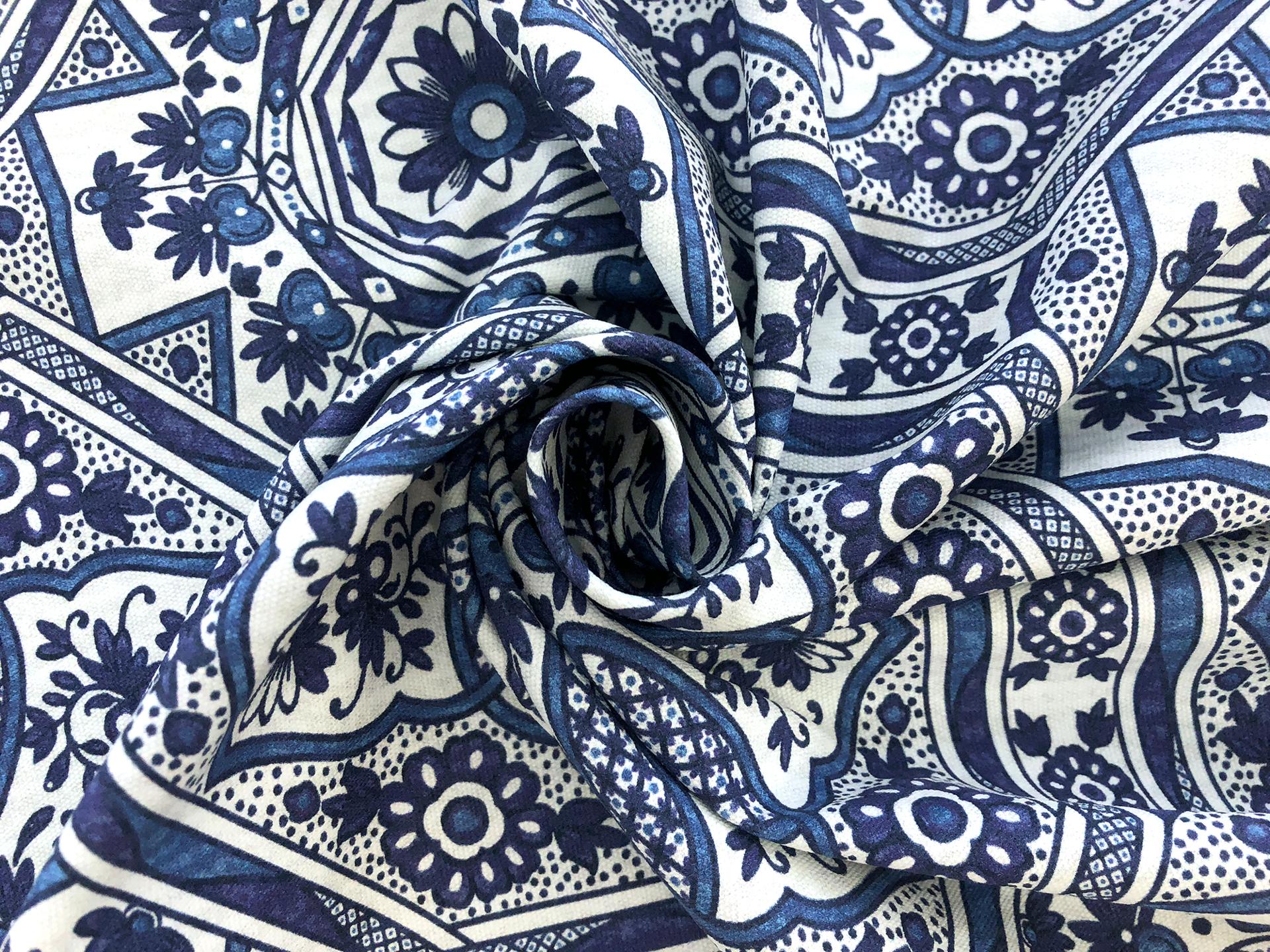 Lightweight Cotton Canvas Arabesque Print1