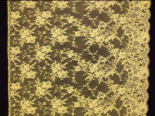 Beaded Metallic Chantilly Lace3