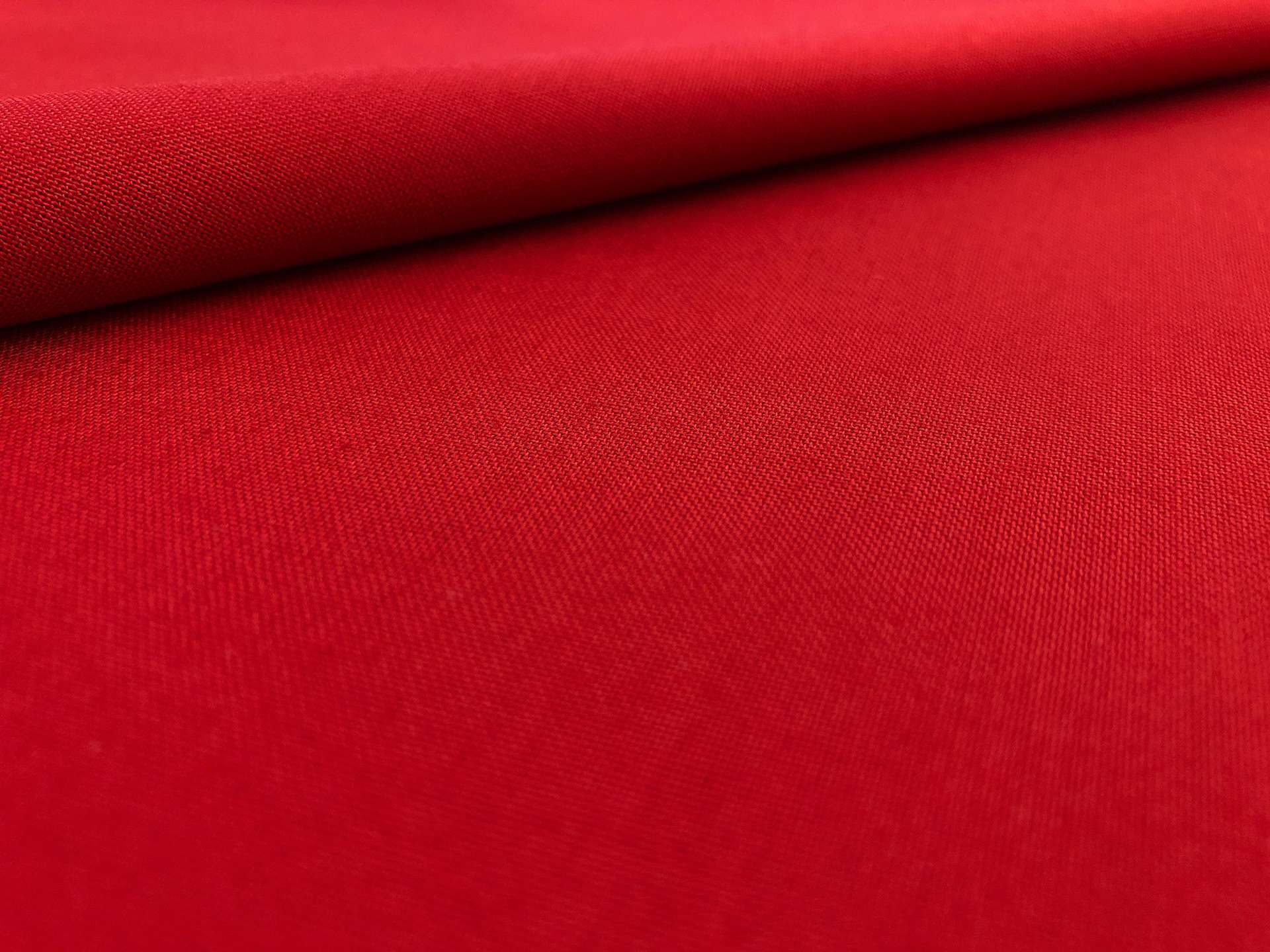 Extra Wide Kona Cotton in Rich Red