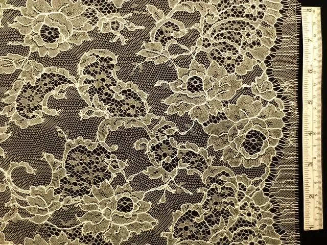 Chantilly Lace0