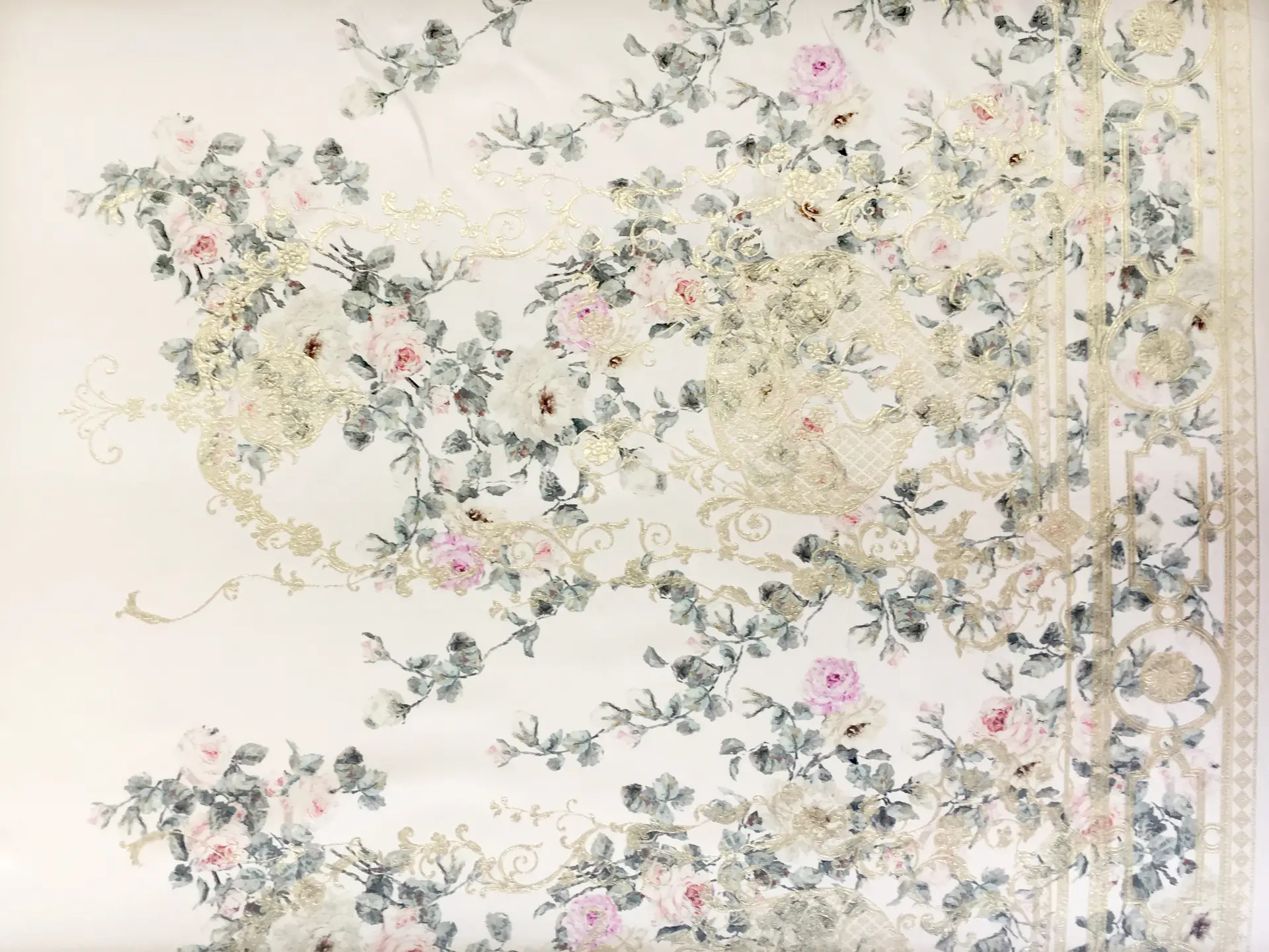 Twill with Roses and Gold Metallic Cloqué Jacquard 0